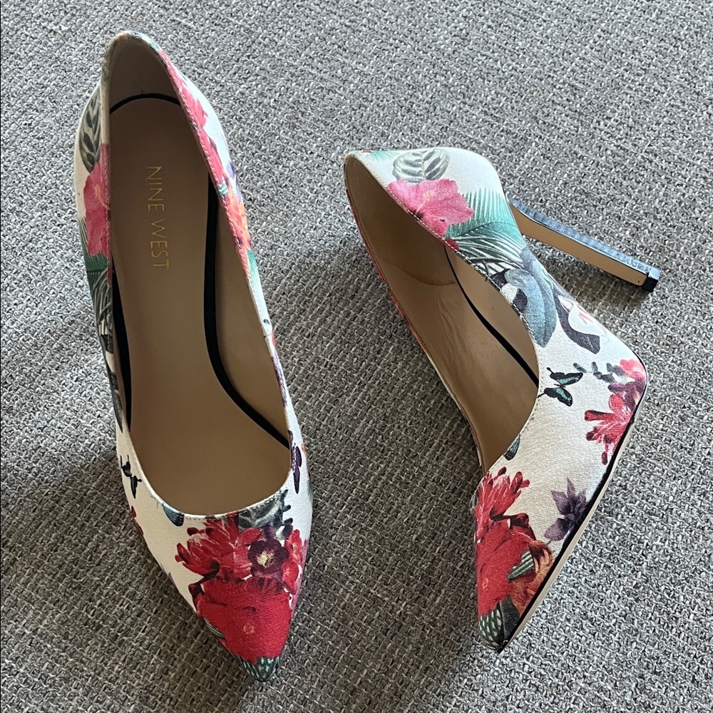 Nine West Tatiana Floral Pointed Toe Pumps 🌺 🦋